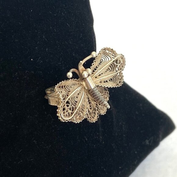 VTG 800 Silver Dainty Spun Silver Butterfly Brooch Pin Insect Brooch - Picture 12 of 14